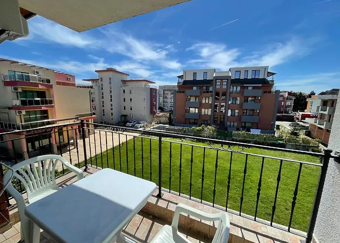 Private In Apolon Ράβντα