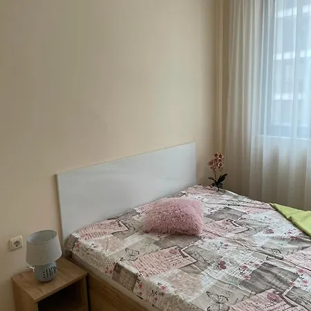 Private In Apolon 拉夫达